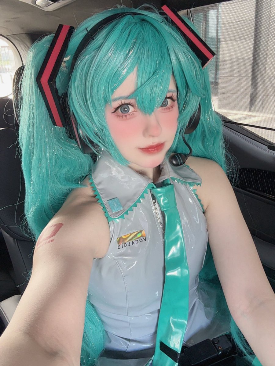 SayaScarlet01's tweet photo. Miku ( ´ ▽ ` ) https://t.co/u3X9oCNpXO