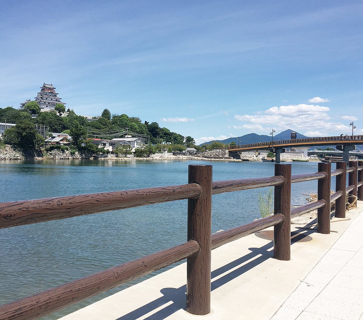 pc_giboku's tweet photo. 国産コンクリート擬木でもバズりたい。
日本で初めて大量生産可能な工業製品としてのコンクリート擬木「PCギ木」を誕生させたんですが。バズらんかなぁ。 https://t.co/JCvhc5wTB2