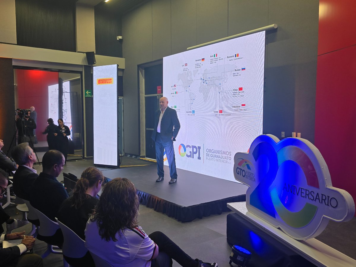 PartenaireMex's tweet photo. 👉 CEO DE PIRELLI MÉXICO CONVIVE CON ESTUDIANTES Y DEVELA VALORES Y FUNDAMENTOS DE LA EMPRESA.

▶️ https://t.co/M6eZrpPX5g #industrial #manufactura #tecnologia #tmec #partenaire 
@PuertoInterior @OGPIAC @Pirelli https://t.co/hbbEeNUZq2