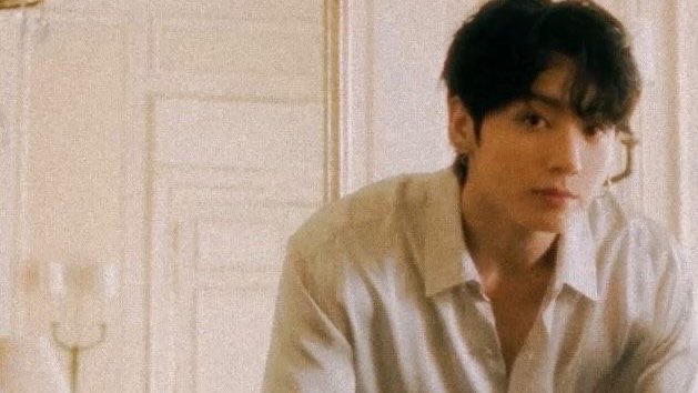 raplinegold's tweet photo. Fine Line | namkook
— chapter 10 (76,400, on going)

A month passes. Nothing changes after JJK said I love you that night — then, due to a single sheet of paper, everything does.

🔗: https://t.co/91zNdPhhO9 https://t.co/MNTxZCmUwb