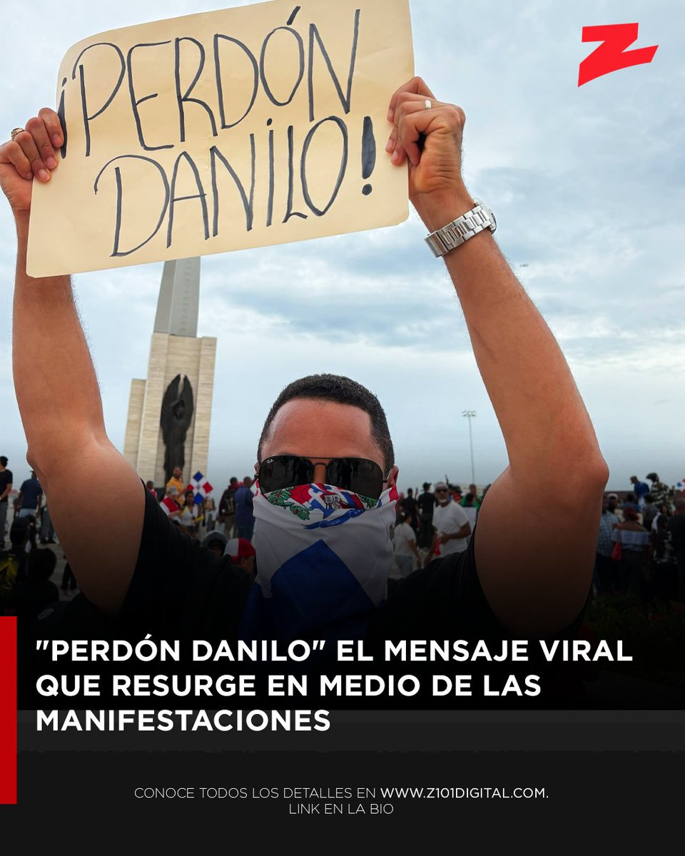 z101digital's tweet photo. Un manifestante pidió perdón públicamente al expresidente Danilo Medina durante las protestas ciudadanas que se desarrollan en el país, en una expresión que rápidamente captó la atención y se viralizó en redes sociales.

El gesto, cargado de ironía para muchos usuarios, refleja el sentir de una parte de la ciudadanía que, en medio del actual clima de movilización social, evoca comparaciones con gestiones anteriores. La imagen circula ampliamente y ha generado amplio debate entre los dominicanos.

#DaniloMedina #Manifestaciones #Viral #ZDigital #Z101Digital