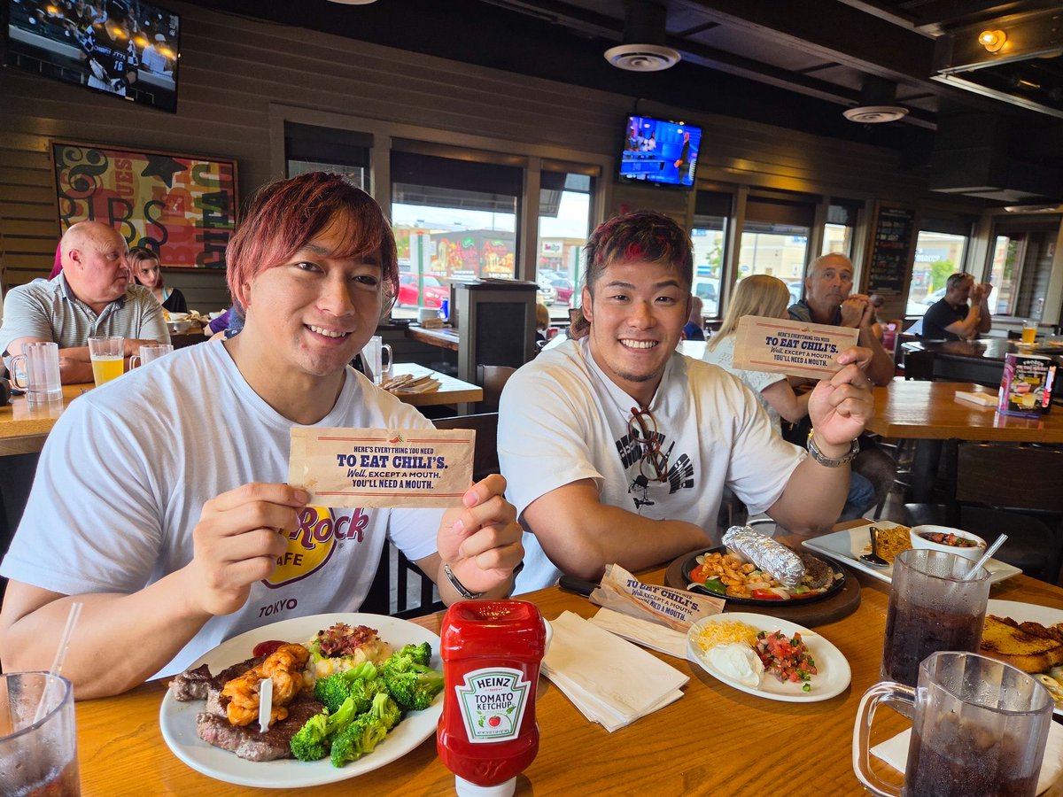 Shooter_us's tweet photo. シカゴ到着🇺🇸

#G1CLIMAX36 始まるぞ🔥 https://t.co/L1KqZ7Ob0f