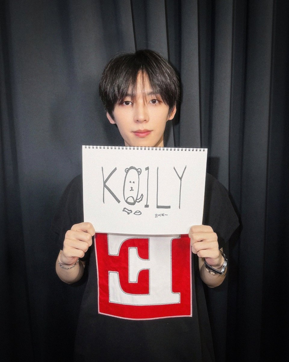 KO1KEYZGLOBAL's tweet photo. [📸] 260709 @KO1KEYZofficial (1/3)

To. KO1LY

It's so nice to finally meet you🗝️

July 9th is
a very special day
for both KO1KEYZ and KO1LY.

We can't wait
to meet you soon🫶🗝️

From. KO1KEYZ

#KO1KEYZ
#コイキーズ #코이키즈 
#KO1KEYZGLOBAL https://t.co/ZHjmWZpmlk