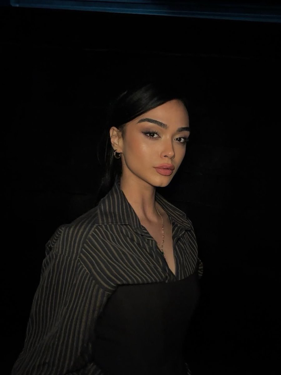 zay0lll's tweet photo. HAPPY BIRTHDAY GORGEOUS 🩶!!!
İyi ki doğdun and mutlu yıllar diliyorum sana 🫶🏻 @karatasilayy 
#arafta #demet https://t.co/WY5bykDNTr