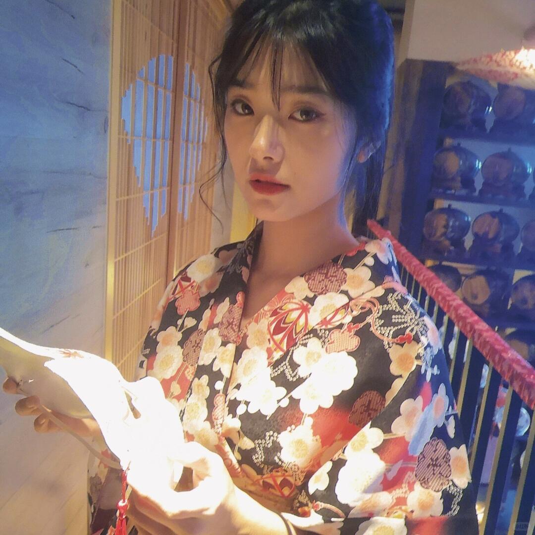xiaowang88866's tweet photo. 我这打扮放古代也是慰安妇级别的了 https://t.co/LOG39KKlwl