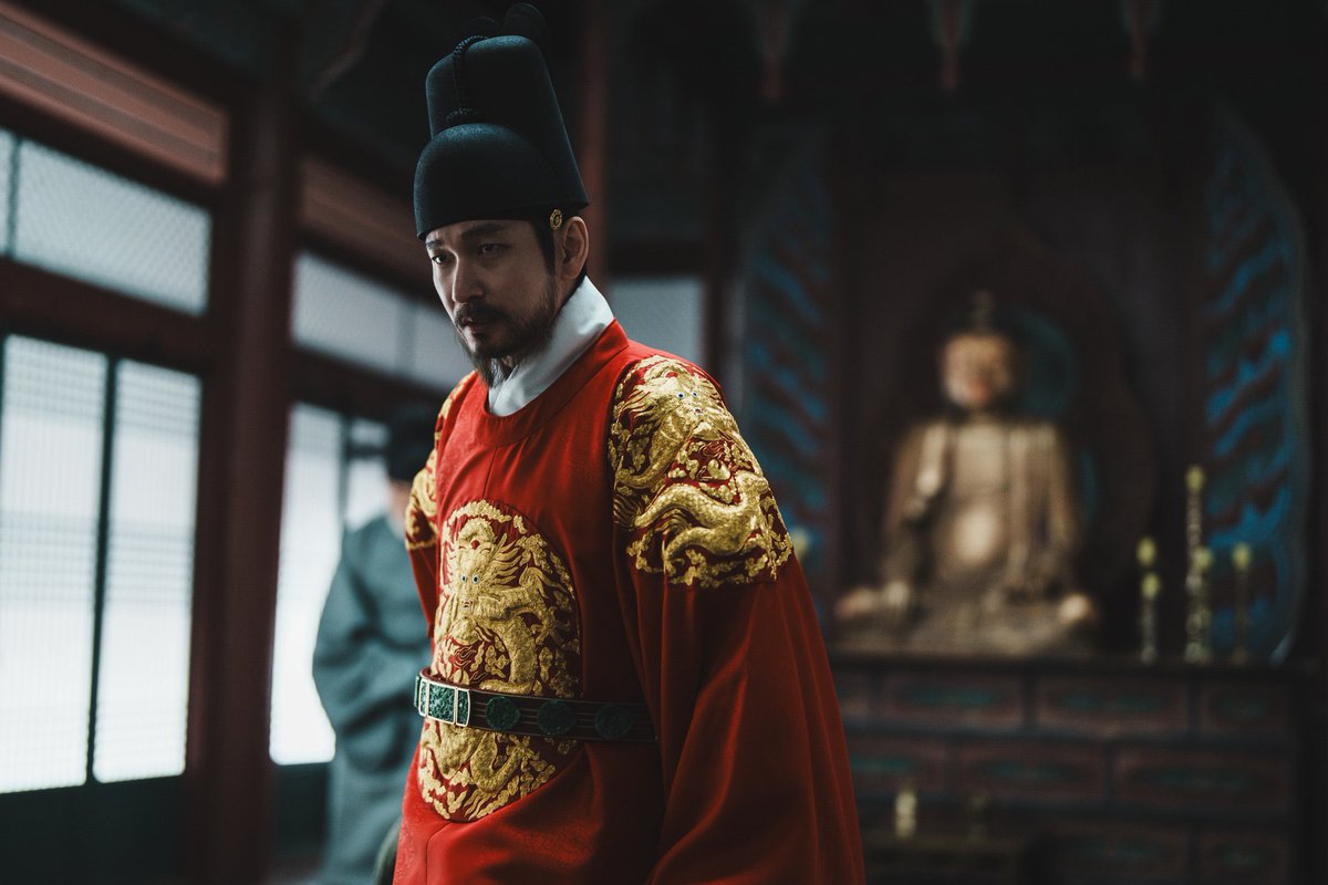CSWarchive's tweet photo. 피의 저주가 드리운 궁, 그 운명과 얽힌 사람들

<동궁> 7월 17일 공개. 오직 넷플릭스에서.

'동궁' 스틸 #조승우 https://t.co/XsYfZyBlsk