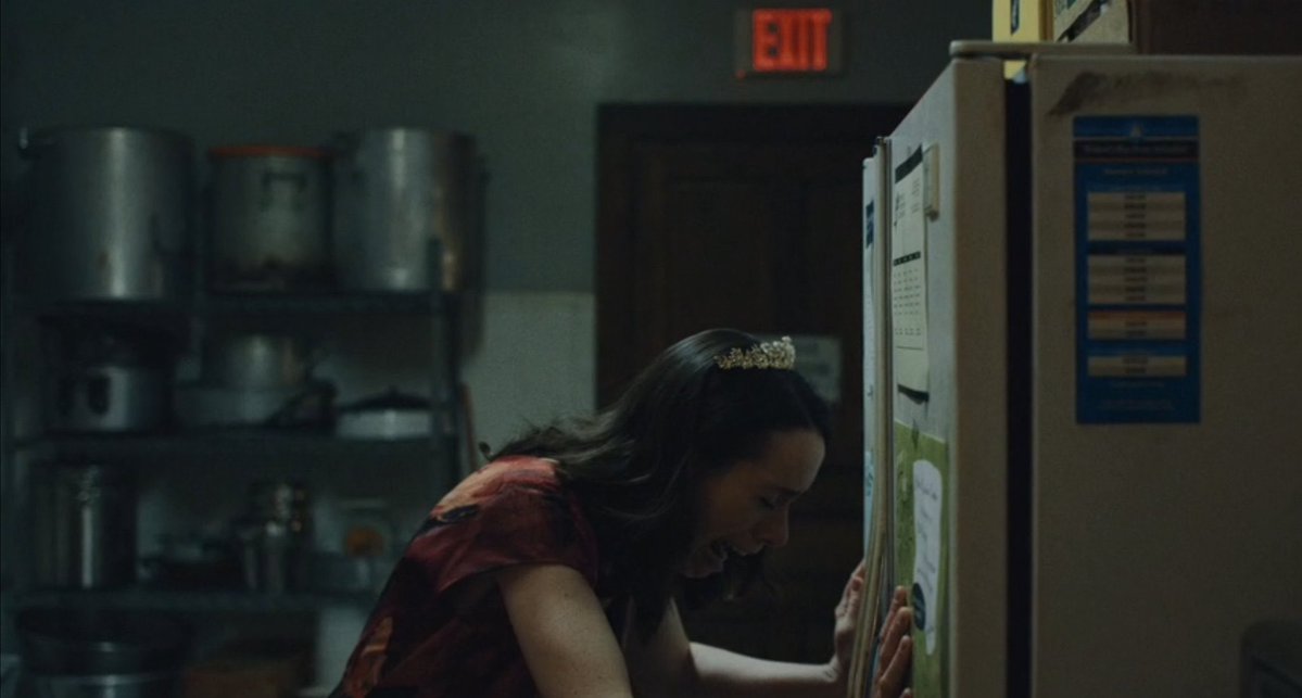 oxentepipoca's tweet photo. A indicada ao Emmy Kate O’Flynn como Patricia em ‘Widow’s Bay’, recente sucesso do Apple TV+. https://t.co/ye0Dtl91xL