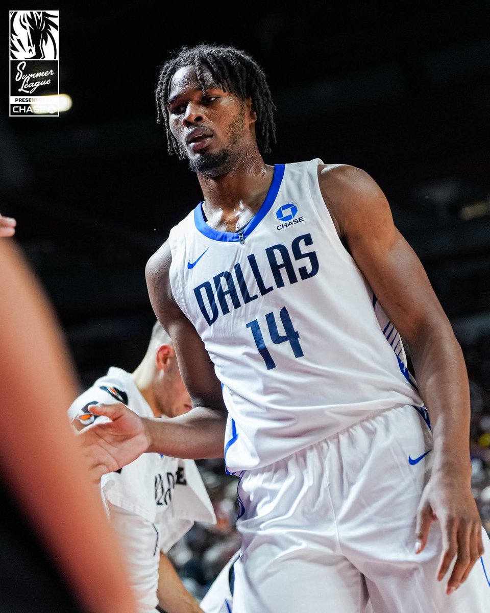 MavsMuse's tweet photo. Morez Johnson Jr in his SL debut

27 PTS
8 REB
3 AST
3 STL
2 BLK
12/17 FG
7 Fouls

One of the best summer league debuts I’ve seen. Dallas got a good one. https://t.co/khpBgtK6ur