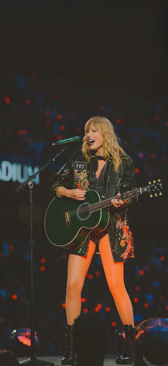 unlockscreen's tweet photo. — Taylor Swift | Reputation Stadium Tour wallpapers 🐍

like &amp; rt if you use it!! /bel https://t.co/bRQeXd86sY