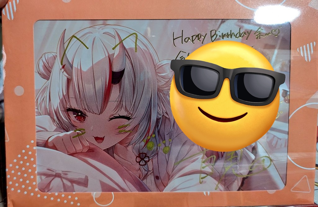 yoshioshi44's tweet photo. 朝イチで届いたーーー！
開けた瞬間のクッションの大きさに驚愕w
ぽよよのメガネ置きは想像以上にしっかりしてて、これは鈍器になるヤツ…

ってか、直筆の加筆でにゃきりになってるのかわ余過ぎるッ♡

素材・手触りとかいつも考えてくれて感謝！
過去一、写真撮るの難しすぎて諦め()
#百鬼あやめch https://t.co/sdDvvrkPX3