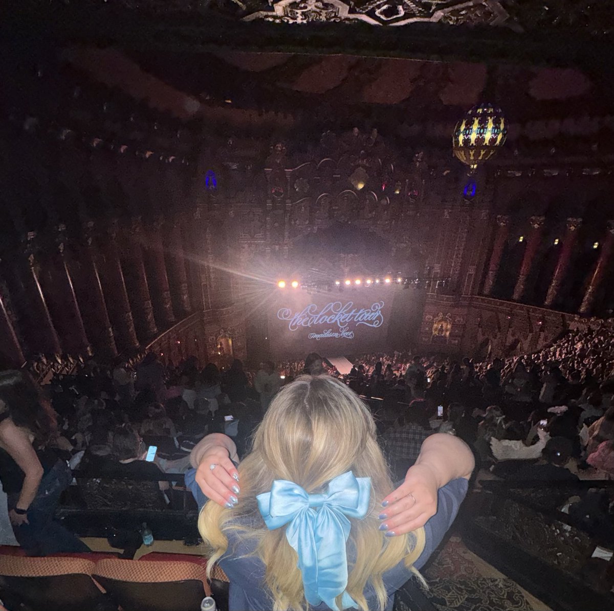youreturningred's tweet photo. Another yearrrrr, we’re still hereeeeee @madisonbeerhq @MadisonNationHQ #LocketTourDetroit #MadisonBeer #TheLocketTour https://t.co/UBB1Y6HbNk