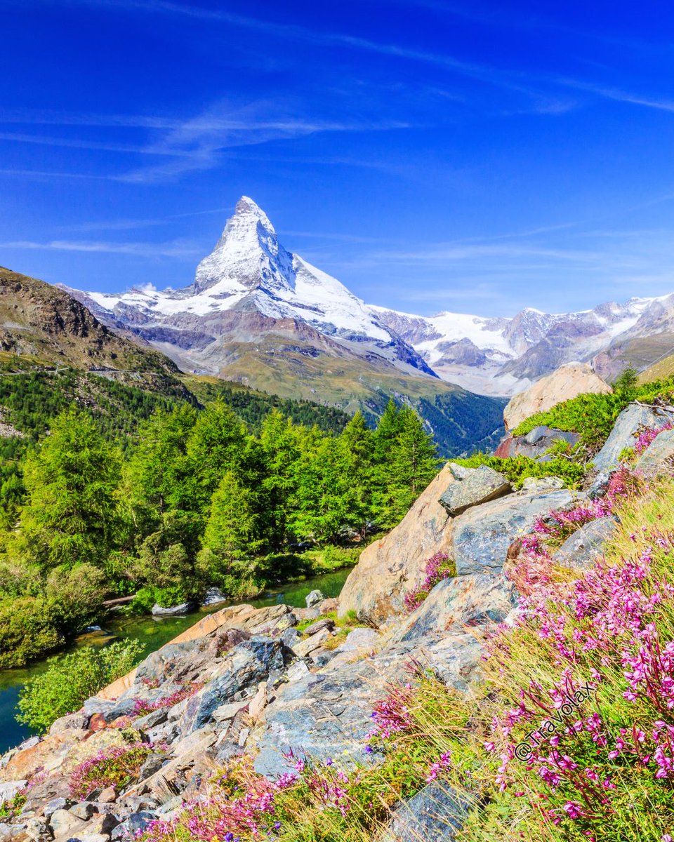 travolax's tweet photo. Switzerland proves that perfection truly exists. https://t.co/ikHWH38CV4