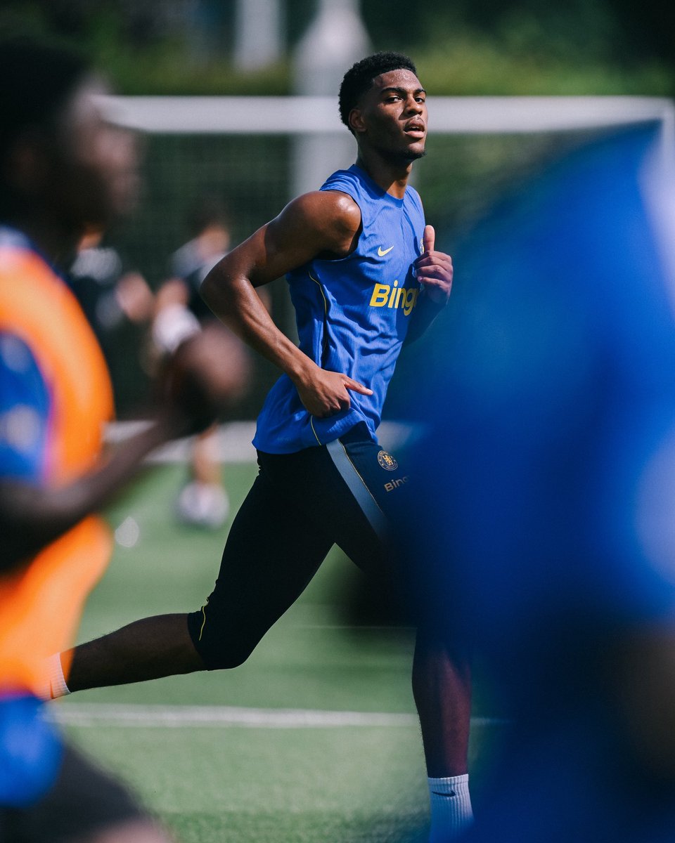 CFCPys's tweet photo. 🚨 Josh Acheampong. (@ChelseaFC) https://t.co/ScJJsoywsY