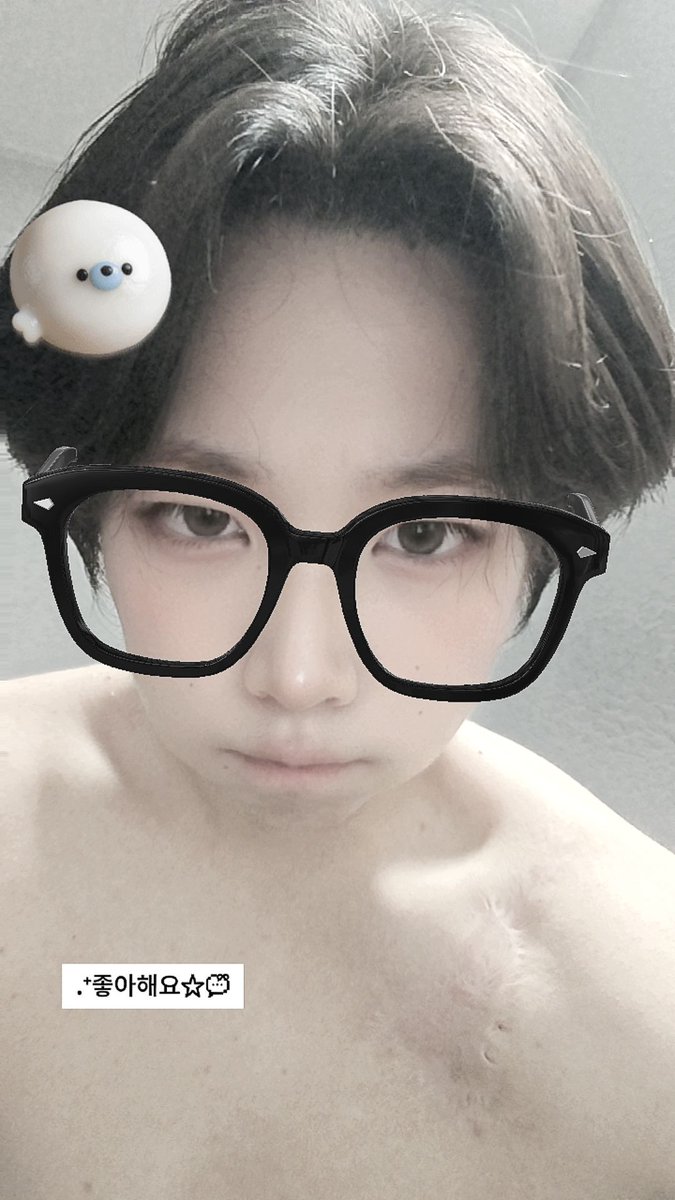 memberfx's tweet photo. 大概就是我无聊的现状吧嗯对 https://t.co/HGByLDrzCH