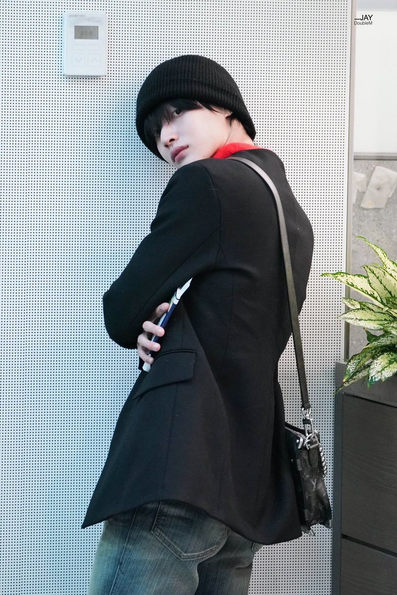isrmeown's tweet photo. 내 배경화면이야    이사진내가정말조아해 https://t.co/HSErJmBcMQ