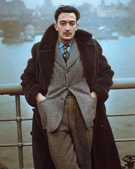 RaminNasibov's tweet photo. Salvador Dali (1936). https://t.co/bHFREPjHS1
