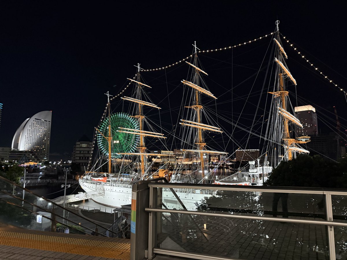 DC78rd's tweet photo. 余韻に浸る間もなく
羽田に向かってる
春から予約してた旅行と
重ならないでタプに会えた
ハード日程も年末大阪～の
年明けコチョク🇰🇷2017から10年振り😆
私も確実に歳を重ねたけど💦
昨夜タプにハグされた
80過ぎの先輩ペンさんが
素敵だった
元気と幸せをありがとう💕
8時のフライト✈️
行ってきます https://t.co/p6rYSgm4gY