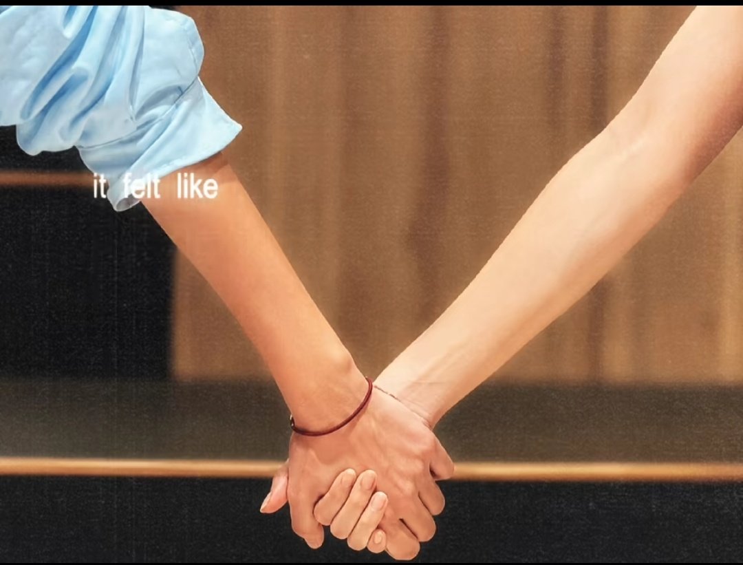 Faye_sCareBear's tweet photo. When the lesbian Gods smile on you ☺️ 😂

#JanjingjingXTaixiaoxiang
#Janhae #JanJingjing https://t.co/DBd0eLluaJ