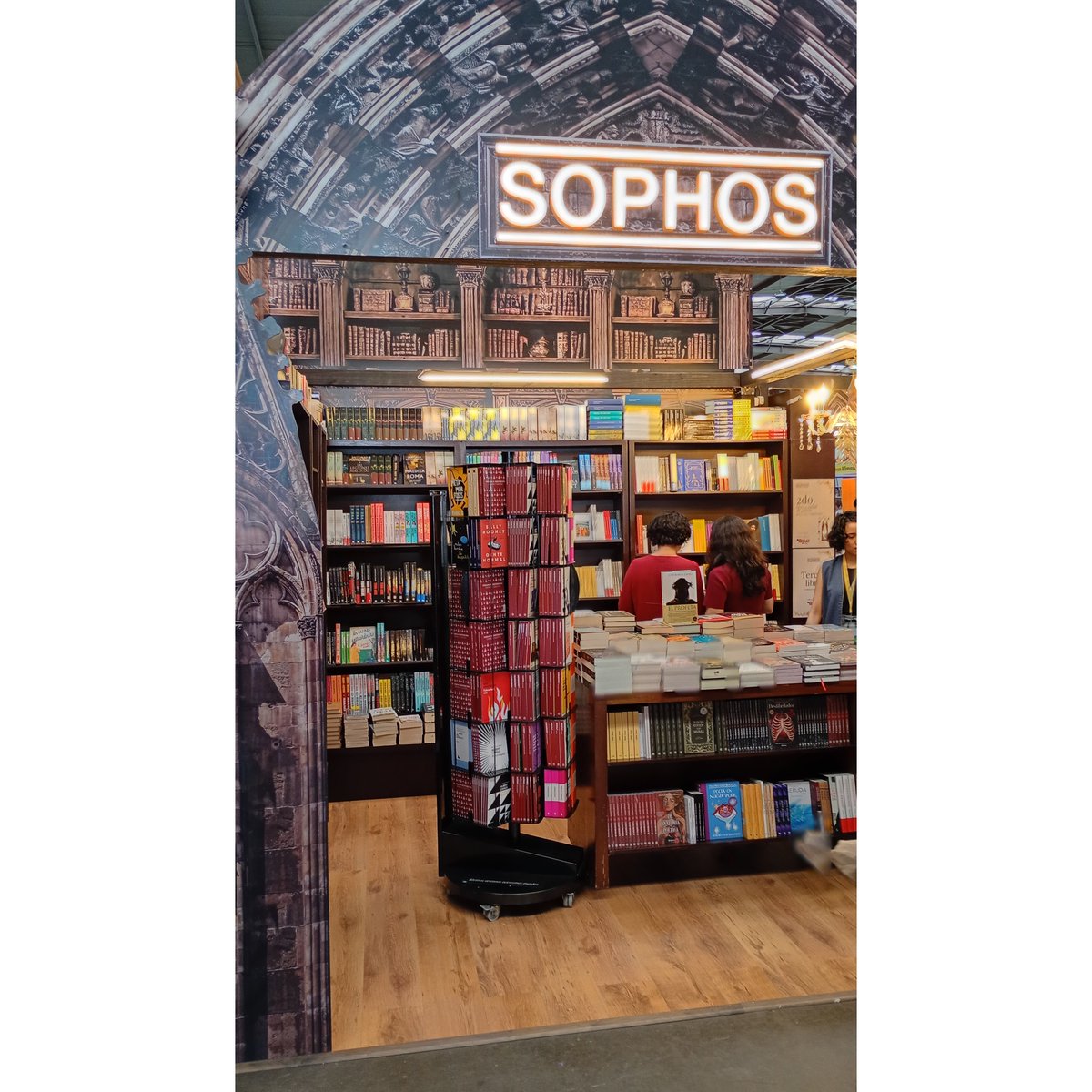 alexandro_x86's tweet photo. 📚 ¡FILGUA ESTÁ AQUÍ! 📍 Majada, Zona 11
🕘 9:00 a.m. – 9:00 p.m.
Venta de libros de todos los géneros: fantasía, mitología, cómics 🦇, y nuestros mitos guatemaltecos 🇬🇹.
Ideal para los que amamos historias como El Señor de los Anillos. ¡Visítalos!
#FILGUA #CulturaGT https://t.co/0L4LgConSb