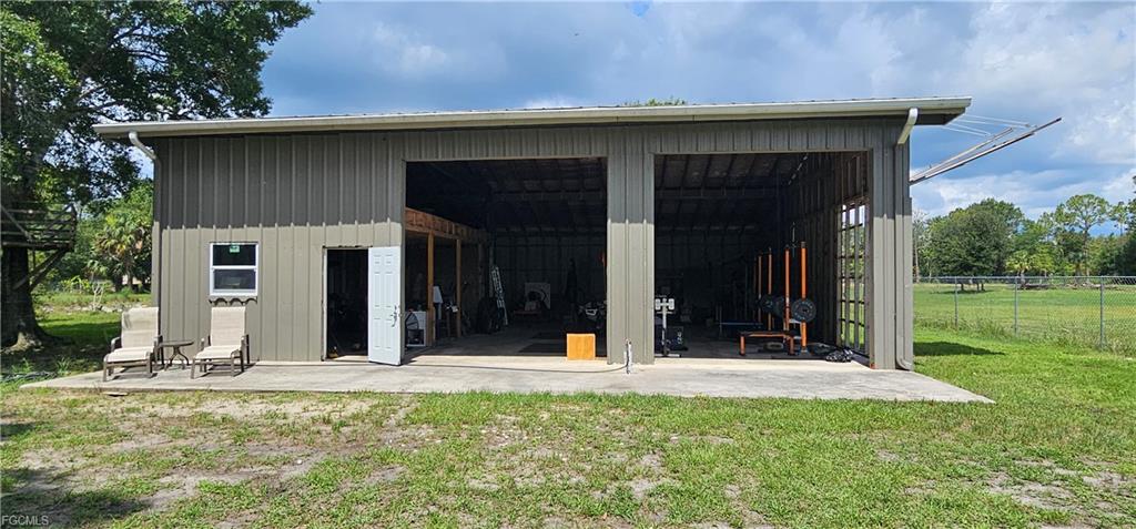 DennisWarson's tweet photo. Check out my new listing 20101 HUFFMASTER RD North Fort Myers FL $850,000 private 2.24 acre fenced estate, stocked fishing pond, heated pool &amp; expansive workshop or garage. Beautifully updated 4 bed 2 bath pool home + office w/2,109' of living space #SWFL #listing #RealEstate #FL https://t.co/FFwJyFz7ij