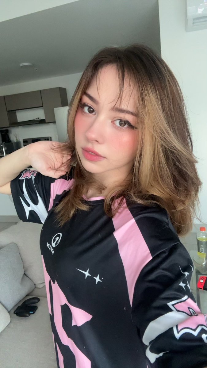 Mictia00's tweet photo. ENVIVO🔴
https://t.co/Wzw04UfusC

STREAM DE COCINA 🔪🥘 https://t.co/aXhVNkA4EC