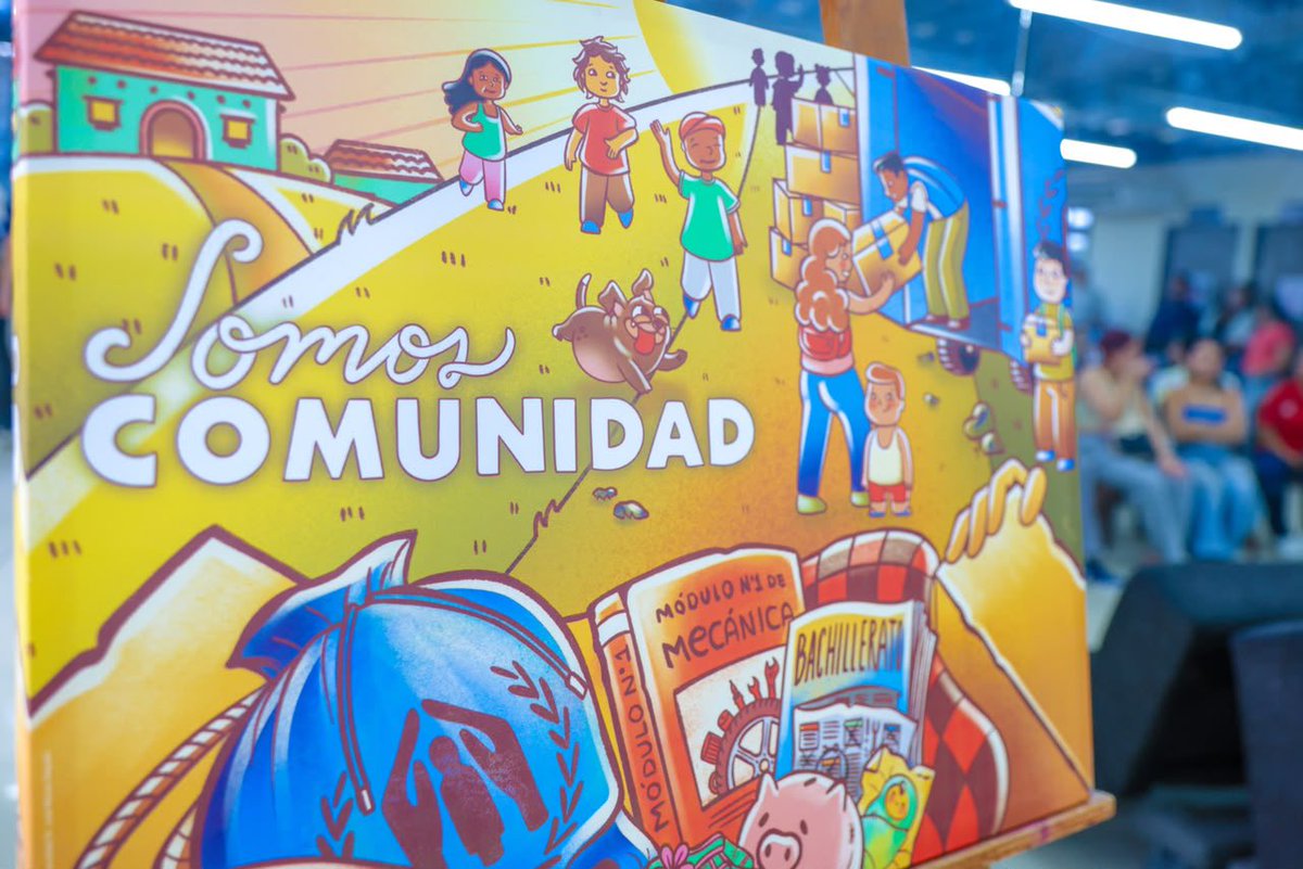 TejidoSocialSv's tweet photo. El CUBO Zacamil fue sede del conversatorio “Solidaridad con las personas forzadas a huir: miradas ilustradas por estudiantes salvadoreños”, una iniciativa desarrollada junto a @ACNUR_es en el marco de la conmemoración del #DíaMundialDelRefugiado.

#TejidoSocial | #CUBOZacamil | #ElSalvador