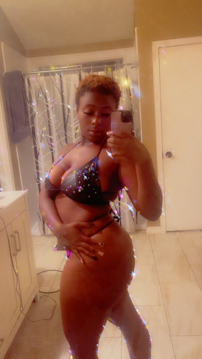 LunaBaeHTX's tweet photo. It my birthday today yalll https://t.co/fizf8yxJBw