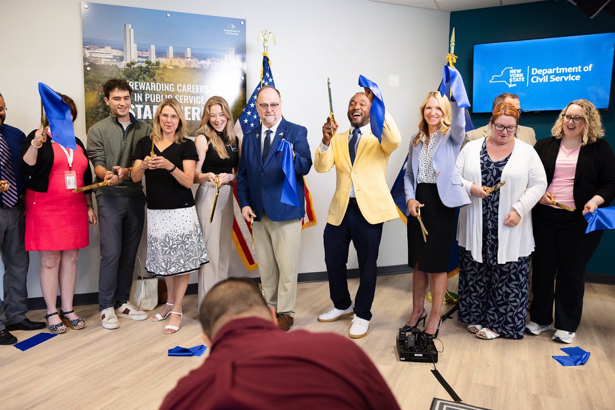 SenatorCooney's tweet photo. Today Team Cooney joined @NYSCivilService to celebrate its new Computer-Based Testing Center here in #ROC! These state-of-the-art centers improve accessibility, create a more efficient testing process, and expand opportunities for employees to advance their careers. Always proud to support investments in our public workforce.