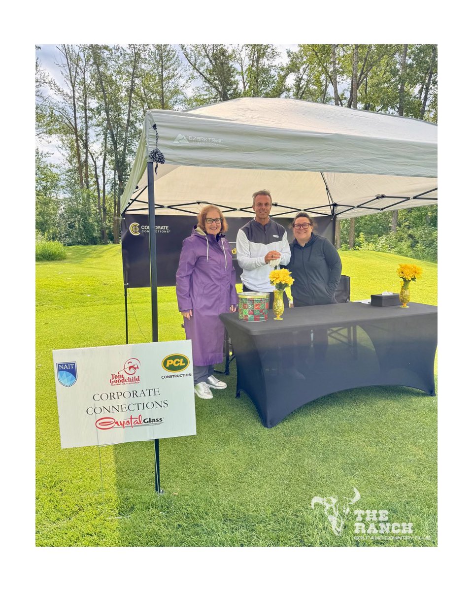 MurrayMcCourt's tweet photo. Found my Corporate Connections family Keomi Grad and Pat Stride on hole 18 at @ranchgolfcourse !!
#TheRanchGolf #YEGgolf #AlbertaGolf #CorporateConnections https://t.co/eEUHg5pGql