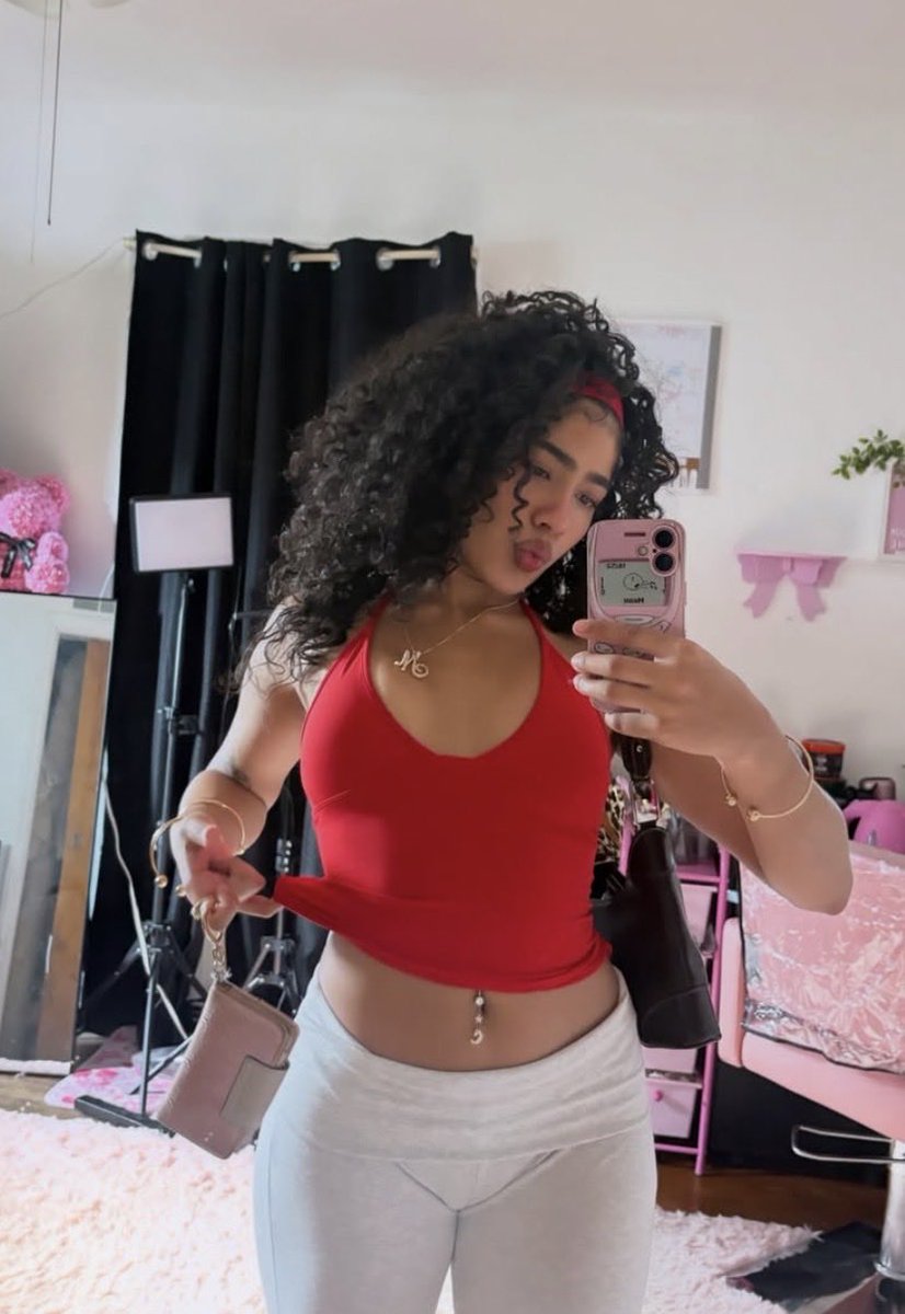 Maddyfindomx's tweet photo. The bold ones send first. ❤️❤️❤️❤️❤️

#findom #Latina #walletdrain #chastity #sph #cei #tribute #simp #paypiggy #sexting #feetworship https://t.co/eDRJMIT6sT