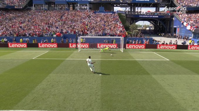 FutboolFichajes's tweet photo. ❌ ES LA PRIMERA VEZ QUE KYLIAN MBAPPÉ FALLA UN PENAL EN COPAS DEL MUNDO. https://t.co/RytYGj2Uen