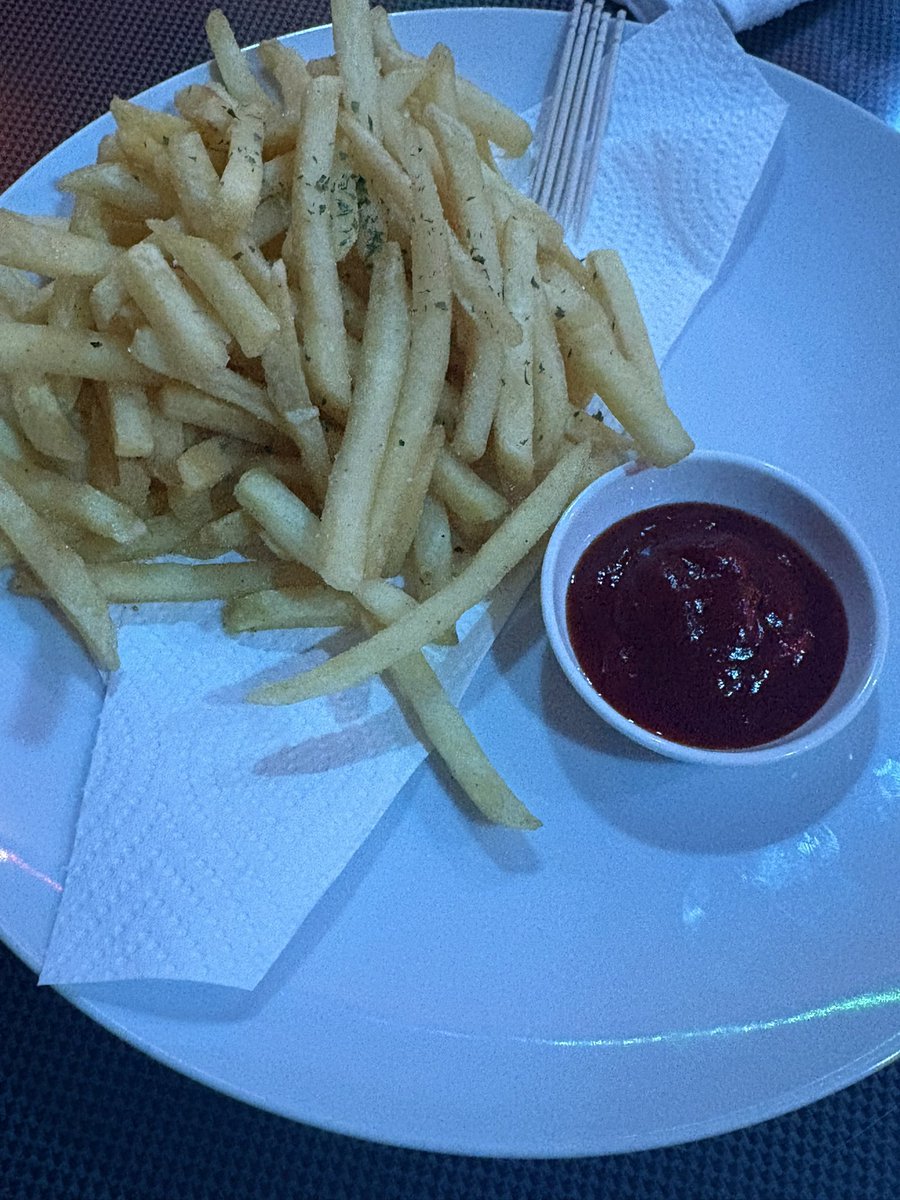 8kgVq41r's tweet photo. おきゅおわです！ご帰宅もドリンクも餌付けもありがとうございました！！プリンありがと！！𐔌՞⁔•͈ ·̫ •͈⁔՞𐦯♡♩安定にめろんおいしかった！！このプリン真ん中のとこみるく感強くてとてもすきなの！！♩ご飯もいっぱいで幸せだった！！！はらぺこすぎてて一瞬でなくなった笑写真見返したら https://t.co/7T0rmzSt0P