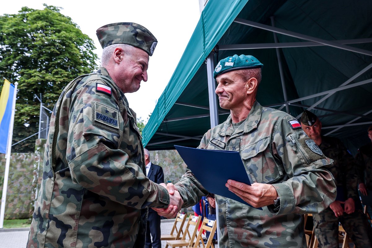 NATO_JFTC's tweet photo. 📢 MGEN Ishøj, 🇩🇰 DNK Army, assumed command of #JATEC – one of @NATO_JFTC's sister commands. MGEN Rycerski, #JFTC COM, attended the event to welcome the new JATEC COM and to bid farewell to BGEN Ozga, 🇵🇱 POL Army, the outgoing COM.
🗞️ Read more here: https://t.co/9WGASyZzwU https://t.co/nTIzifTKxL