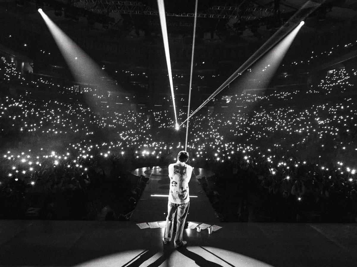 killemind's tweet photo. how did we get here? 🌟🤍 https://t.co/gyoz85qNgR