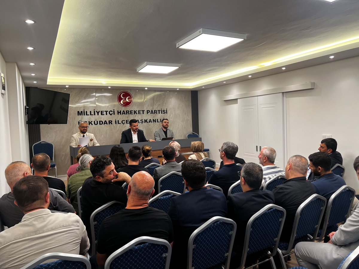MustafaaGider's tweet photo. MHP Üsküdar İlçe Yönetim Kurulu Toplantımızı gerçekleştirdik. Çalışma ve dava arkadaşlarıma çalışmalarında kolaylıklar diliyorum. https://t.co/9HA3XtGuDa