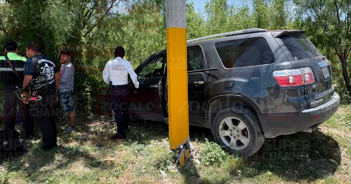 Radio_Zocalo's tweet photo. Conductora termina contra poste perder control de su unidad
https://t.co/dI9uqvCiR6
#PiedrasNegras #Movilización #Poste https://t.co/Mn9FnyZYHR
