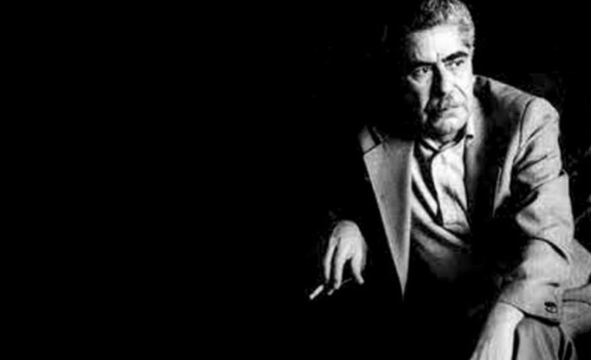 Adorno_Persian's tweet photo. و امشب پس از سی سال، گاه ِتکرار این فراز درخشان از سعیدی سیرجانی است که پیش از کشته‌شدنش به حکم ضحاک، برای خامنه‌ای نوشت:

«خود دانید و فردای قیامت و آن مالک عذاب و عمود گران او»

وقتی لقب جاودان ِبُت اعظم را او به بخشید، نیک می‌دانست که کینه‌ی دجال، جانش را خواهد ستاند.

که خودش پیش‌تر در جایی نوشته بود:

«مردم عهد استبداد از بسیاری نعمت‌ها محرومند. بیش از همه اما، از نعمت انسان بودن و داشتن حقوق انسانی»

برای همین بود که در آخرین نامه‌اش به خامنه‌ای، پیش از آن‌که بُت اعظم فرمان دهد که نویسنده را پس از ۹ ماه شکنجه، با شیاف پتاسیم “رستگار” کنند و ننگ ِقتل‌های زنجیره‌ای بر پیشانی ضحاک و حرامیانش، تا ابد ماندگار شود، نوشت؛

متاسف است، نه به علت آن‌که بزودی اُمت همیشه در صحنه، کارش را خواهند ساخت که بابت؛
«سرنوشتی که ملت ایران در دوران رهبری شما خواهند داشت» /۱