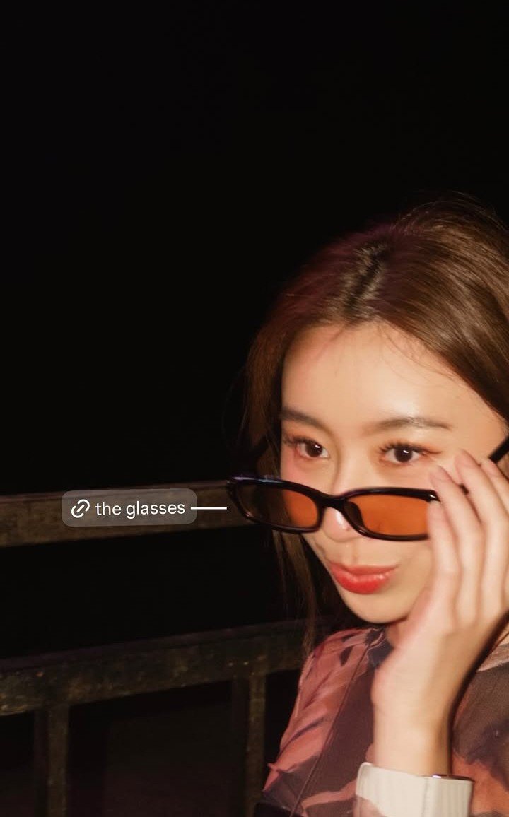 jaxcantik's tweet photo. the glasses
https://t.co/s2z5Nl8ZtT https://t.co/445lwvTDEm
