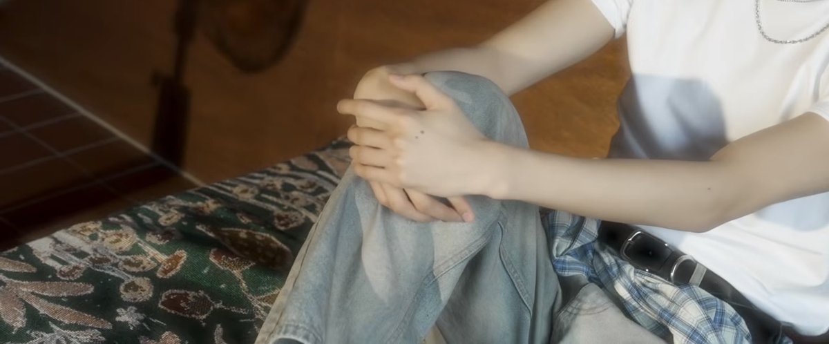 evnnesteven's tweet photo. that the skrr cover video was actually a leejeong hands appreciation video. i appreciate that https://t.co/U37wlr1eGs