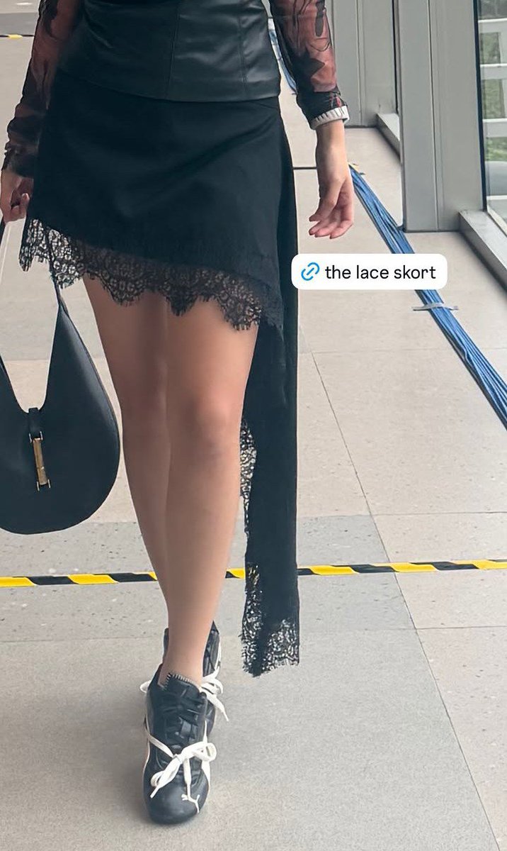 jaxcantik's tweet photo. lace skirt

https://t.co/2tWBLwkWmW https://t.co/Gb0DeJuhm8