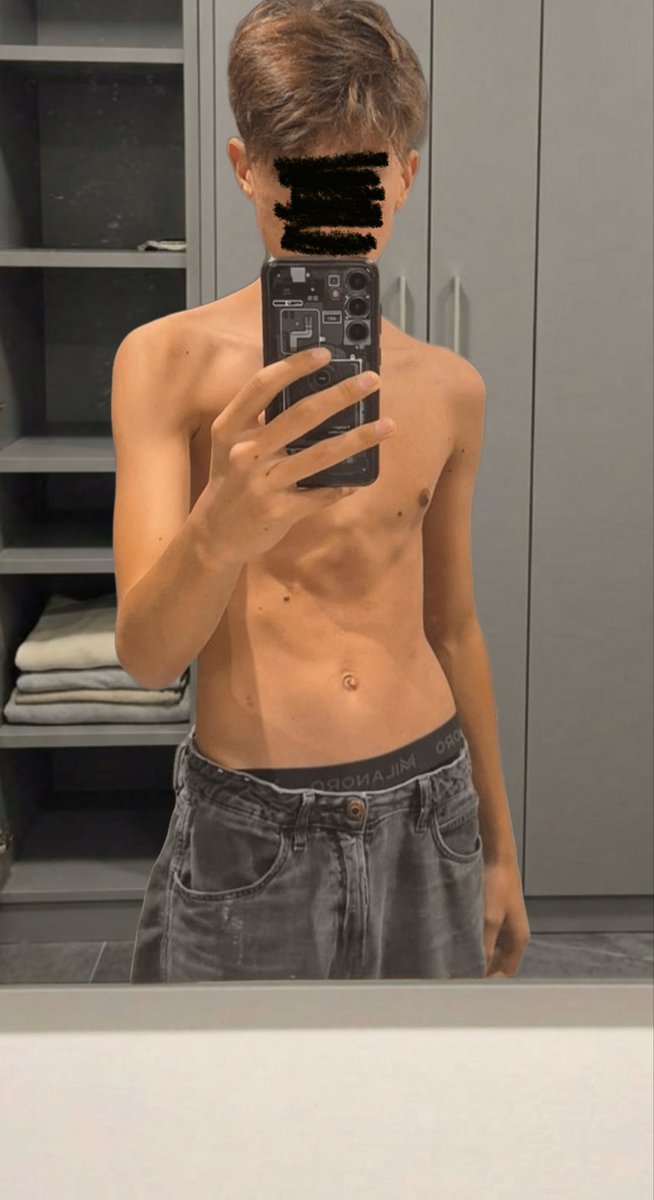 hermaphroroused's tweet photo. RT if you want to see me fully naked 👀 https://t.co/Rq2M2vGLJv