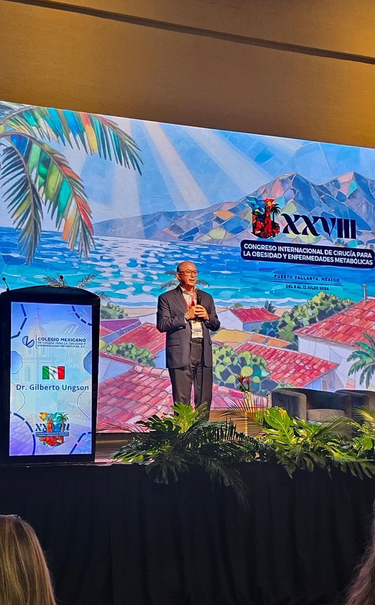 CIMAHMO's tweet photo. Felicitamos al Dr. @gilbertoungson, Cirujano Bariatra y Director Médico de nuestro Hospital, por haber recibido el Premio a la Trayectoria otorgado por el Colegio Mexicano de Cirugía para la Obesidad y Enfermedades Metabólicas.

Este reconocimiento celebra una carrera ejemplar dedicada a la excelencia médica, la innovación quirúrgica y el compromiso del Dr. Ungson con la salud y el bienestar de los pacientes.

En Hospital CIMA nos honra contar con su liderazgo, experiencia y vocación, que continúan inspirando a nuestra comunidad médica.