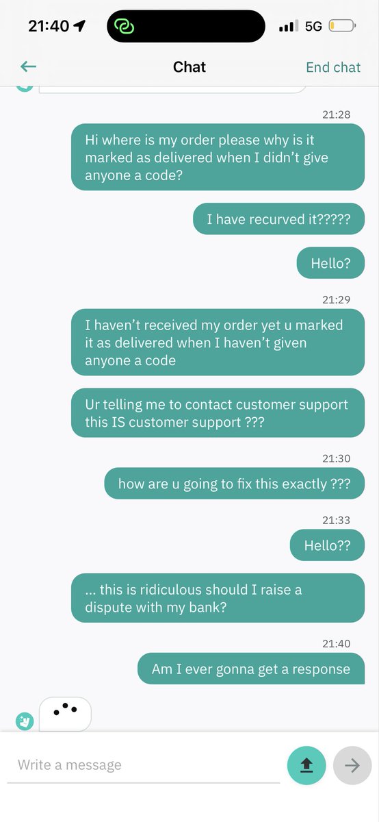 6stardoll's tweet photo. @Deliveroo #deliveroo I ordered 3 orders from your app and only received 2 and they marked the 3rd one delivered without me even giving a code. Now they are failing to respond to me, they’ve offered no solution. I’m feeling like I’ve been scammed and I’m a loyal customer. https://t.co/NL08nq2NV0