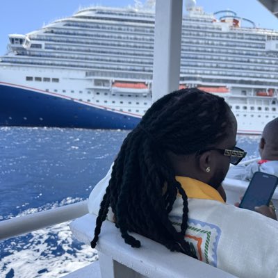 Its_Sham_'s tweet photo. Out the way 🙇🏾‍♂️ #NewProfilePic https://t.co/PjQCuoV8i1