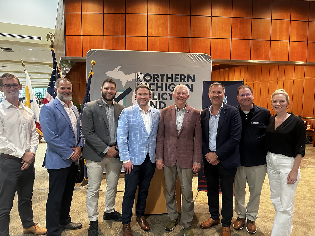 USChamberAction's tweet photo. The @uschamber was proud to endorse @JackBergman_MI1 in #MI01 today with an event at the Cherry Capital Airport in Traverse City!

Read more: https://t.co/5UNekDDro2 https://t.co/JOw2OJSlYe