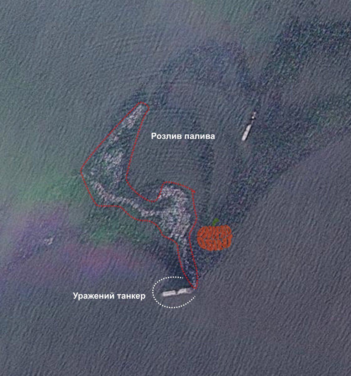 Maks_NAFO_FELLA's tweet photo. 🛰 Satellite images of two of thirty-five tankers hit by drones in the Sea of ​​Azov, - Dnipro Osint

Images show large fuel spill and burning tankers https://t.co/4MiW1xyjyt