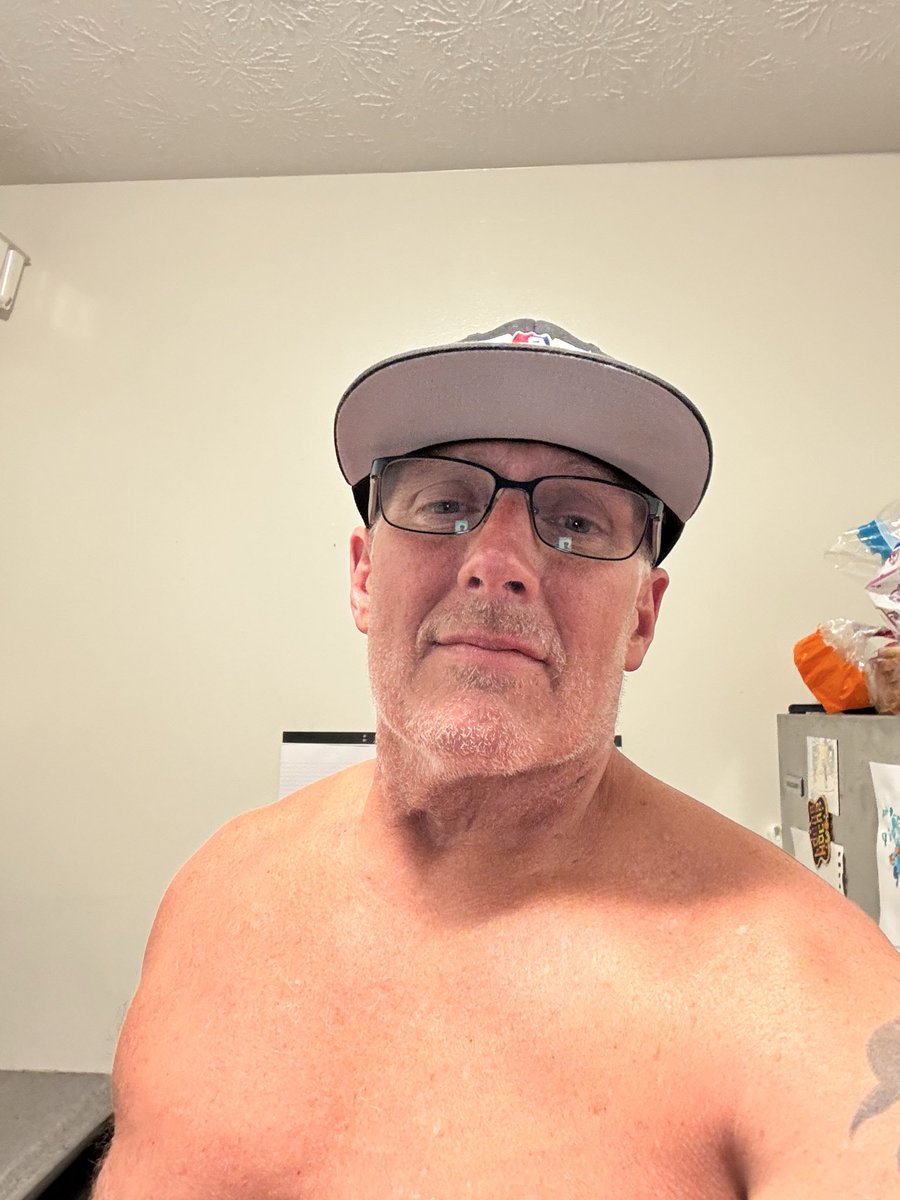 XproblemDrinker's tweet photo. Down 55lbs and counting. 15 more to go to be at my "fighting" weight. I'll never regret going Carnivore https://t.co/q3jhzIiksv