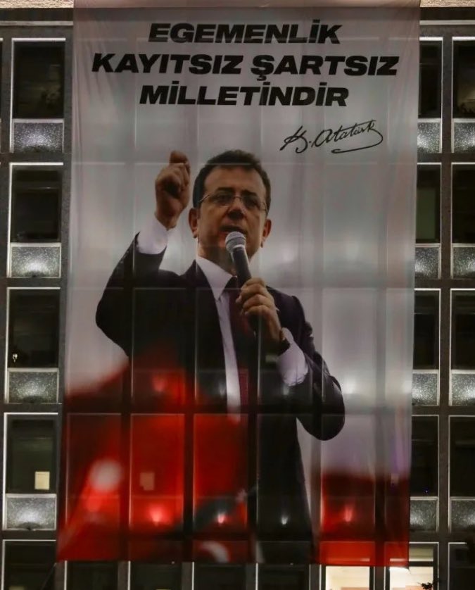 dailyozguroz's tweet photo. EGEMENLİK KAYITSIZ ŞARTSIZ MİLLETİNDİR. https://t.co/ZNhL8WNQIk