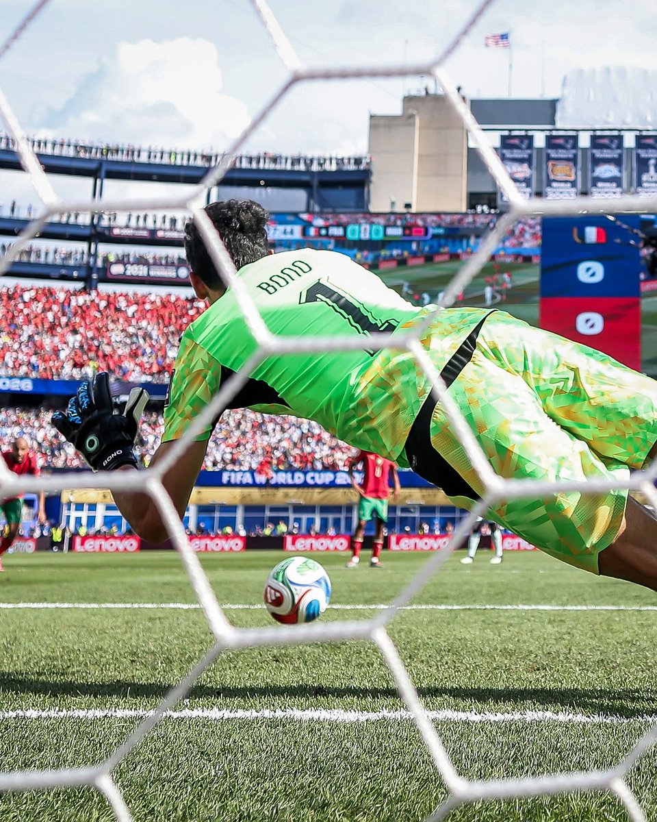 freelance0_0's tweet photo. The best goalkeeper in the world. Unmatched. 
BOOONOO 🇲🇦🧤 https://t.co/XmXjpybvdC