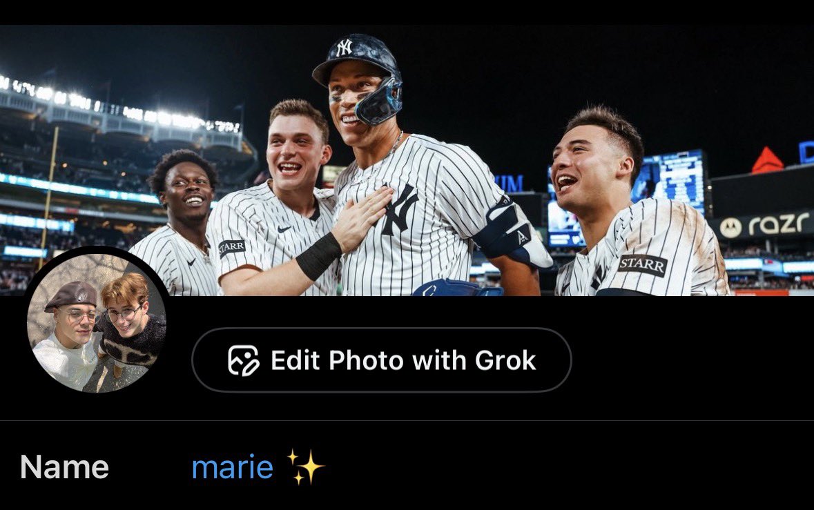 Maristars_'s tweet photo. okok here are a few options, what looks better? 😅 https://t.co/qEPTcyVofH